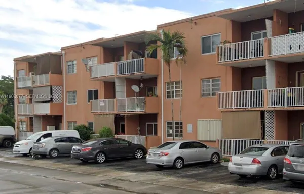 $250,000 | 6850 West 16th Drive, Unit 211, Hialeah, FL 33014