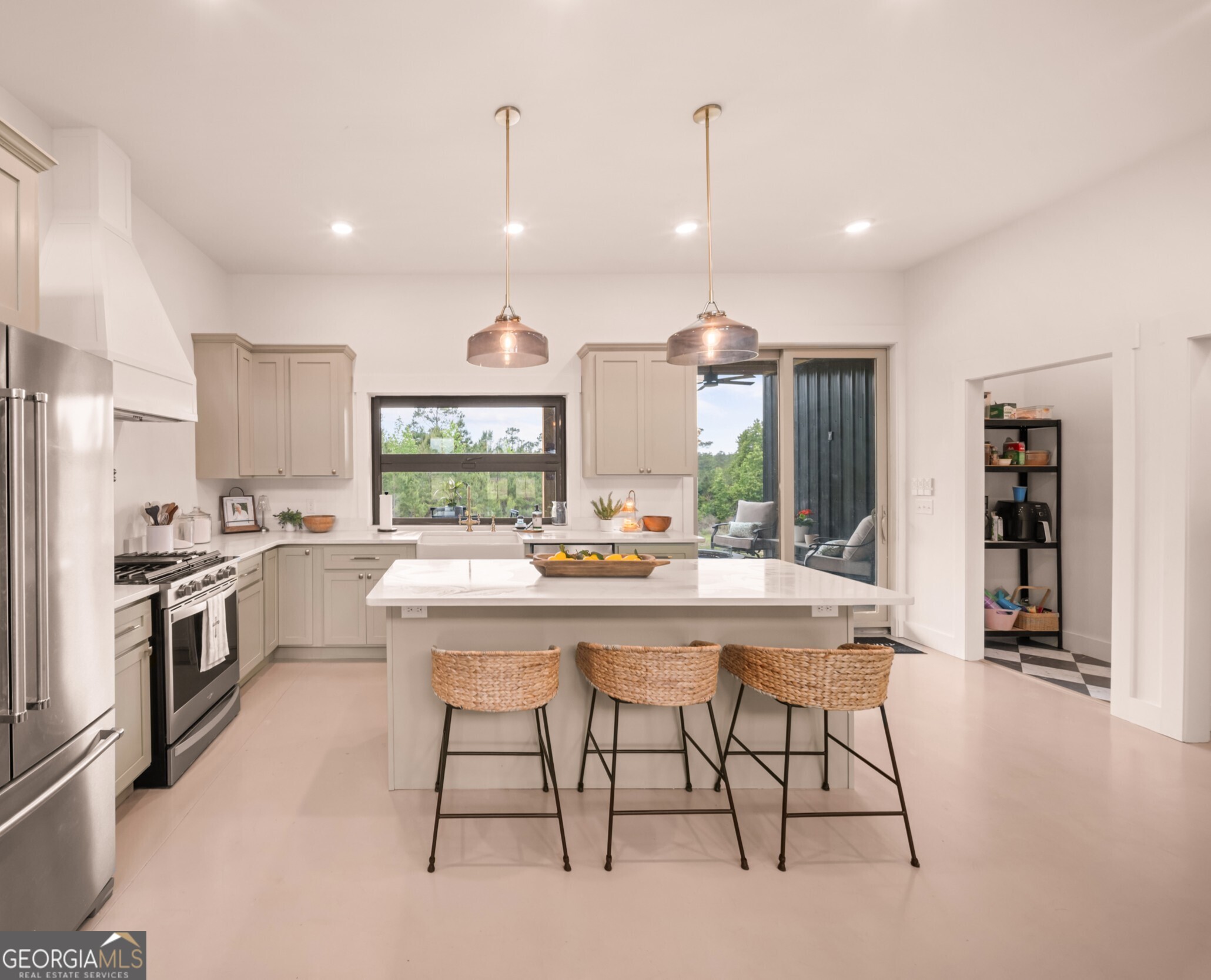 2973 Buttermilk Road Sylvania, GA 30467 - Photo 11 of 48 a kitchen with a table and chairs in it
