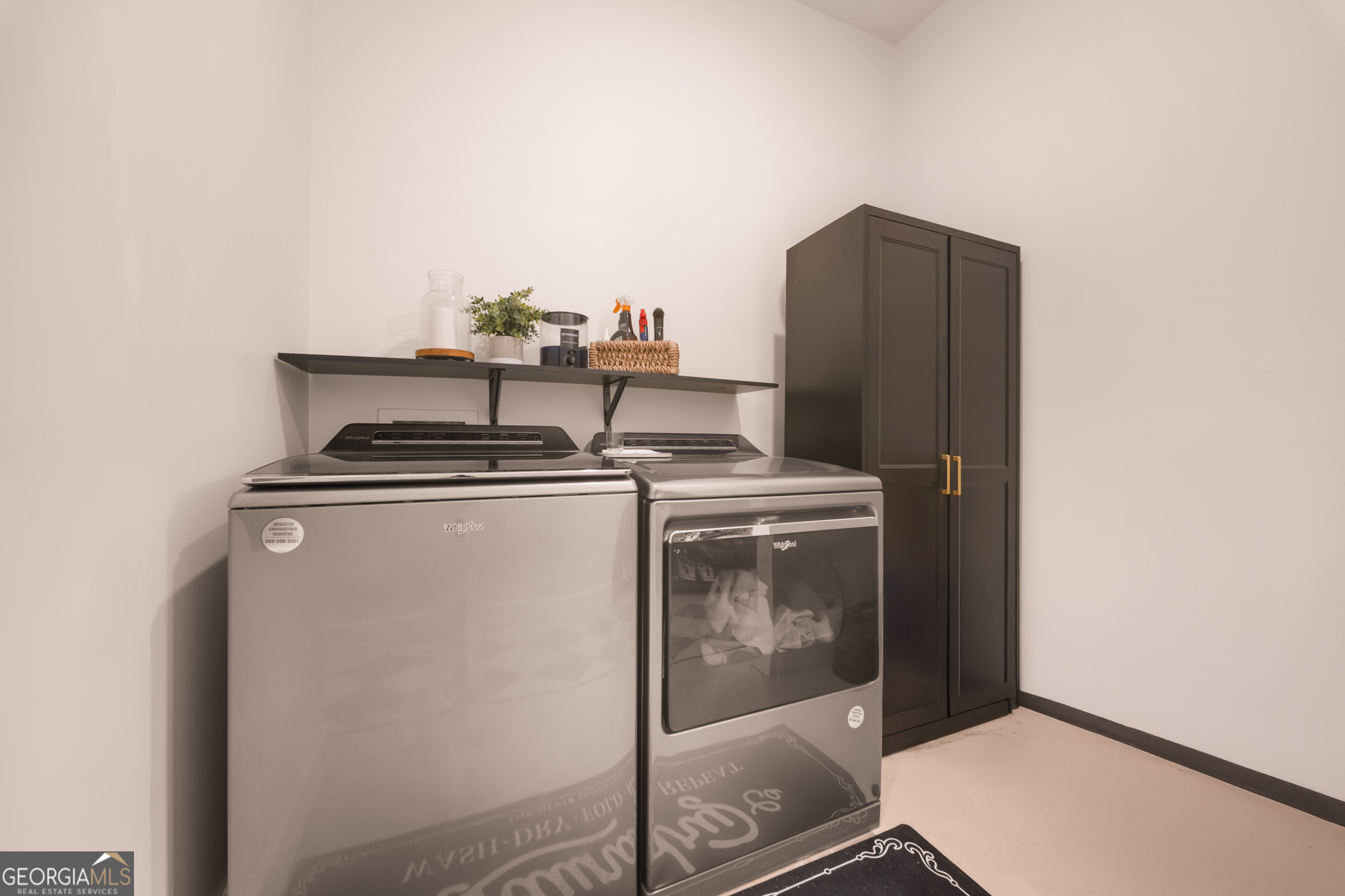 2973 Buttermilk Road Sylvania, GA 30467 - Photo 28 of 48 a utility room with dryer and washer