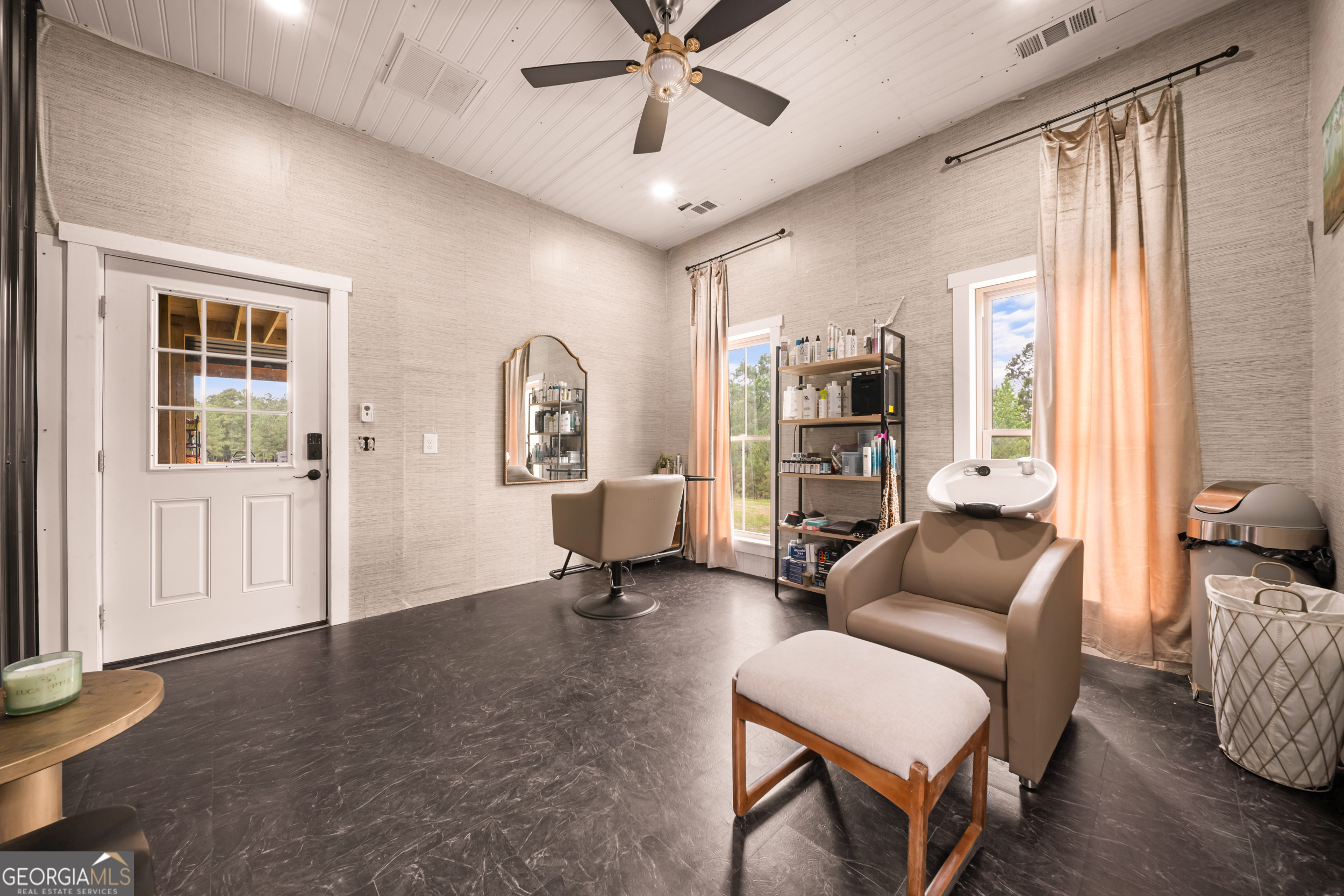 2973 Buttermilk Road Sylvania, GA 30467 - Photo 29 of 48 a living room with furniture and a window
