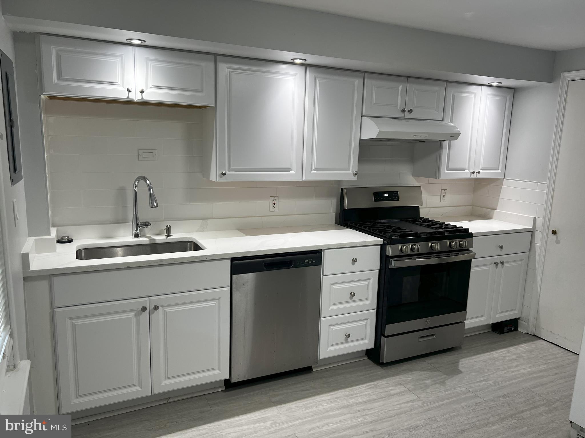 7942 Wynbrook Road Baltimore, MD 21224 - Photo 7 of 22