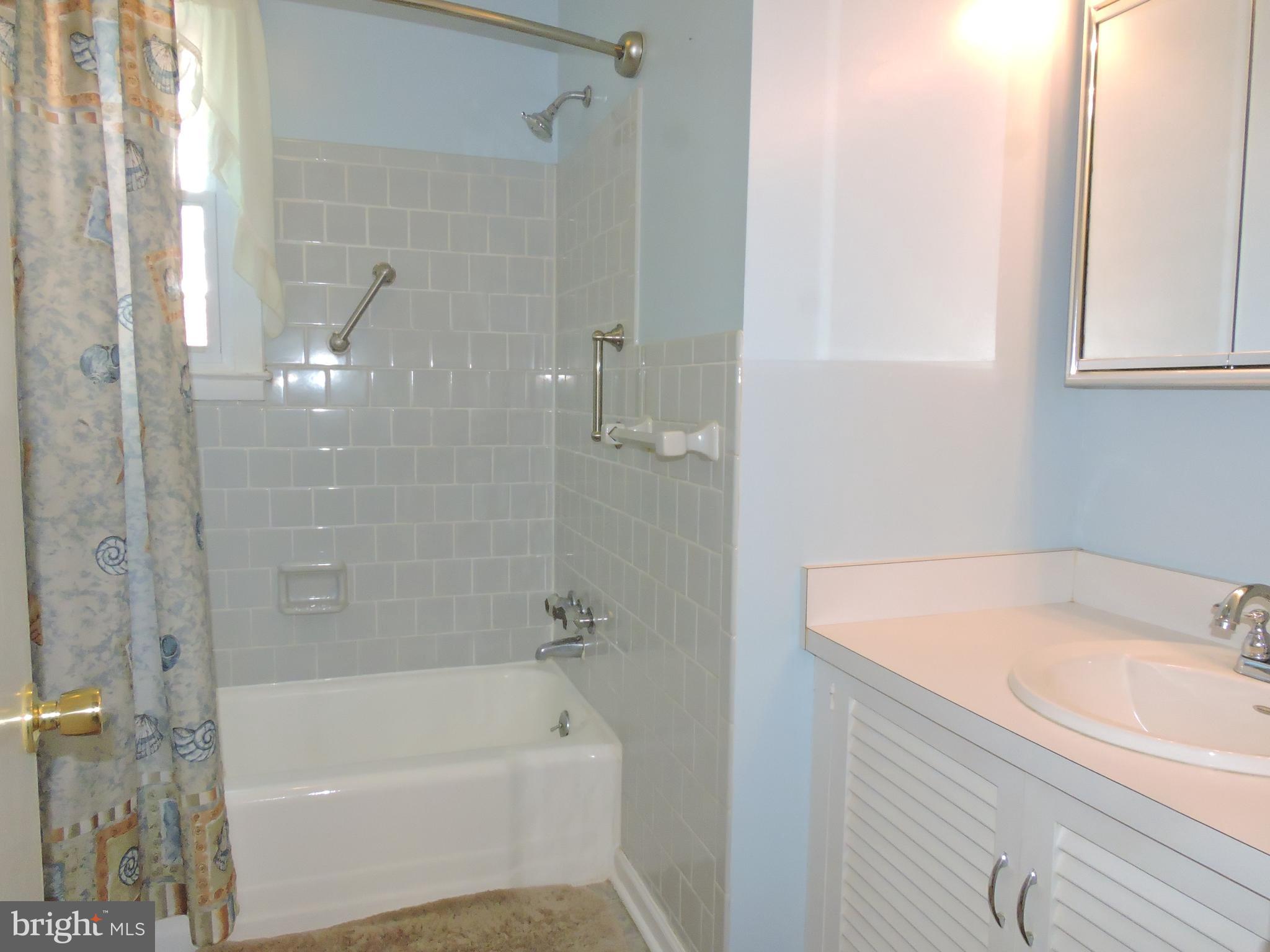 217 Coldbrook Road Lutherville-Timonium, MD 21093 - Photo 14 of 42 Main level bath