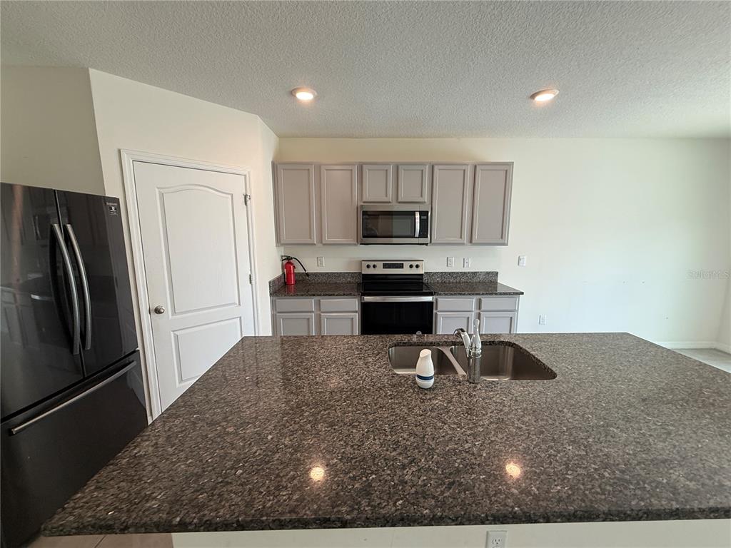 2029 Maple Ridge Drive Zellwood, FL 32798 - Photo 5 of 39