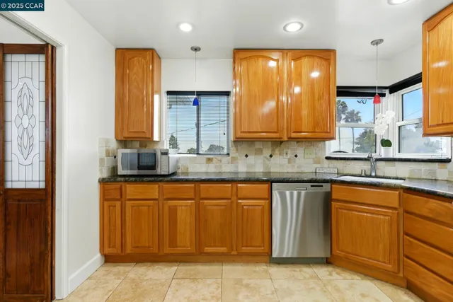 $998,000 | 7968 Michigan Avenue, Oakland, CA 94605