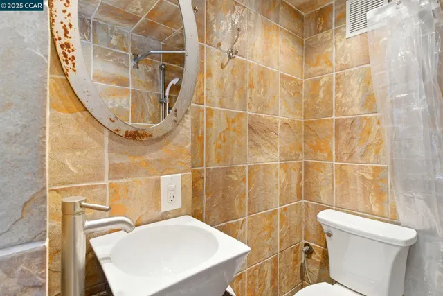 $998,000 | 7968 Michigan Avenue, Oakland, CA 94605