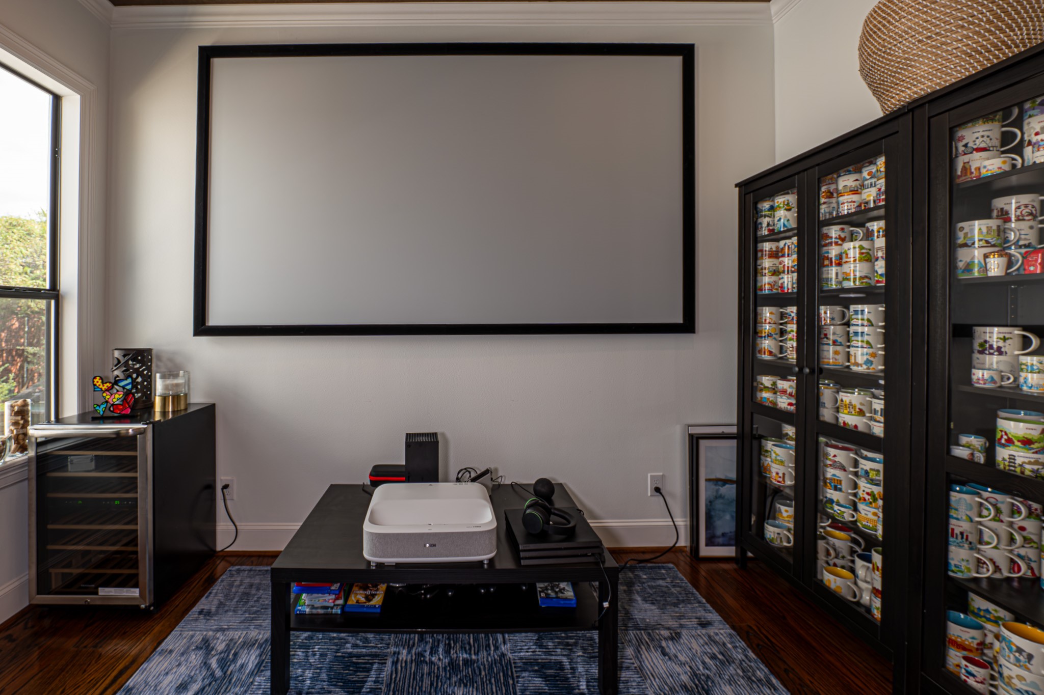 1409 Indiana Street Houston, TX 77006 - Photo 26 of 47 a room with furniture