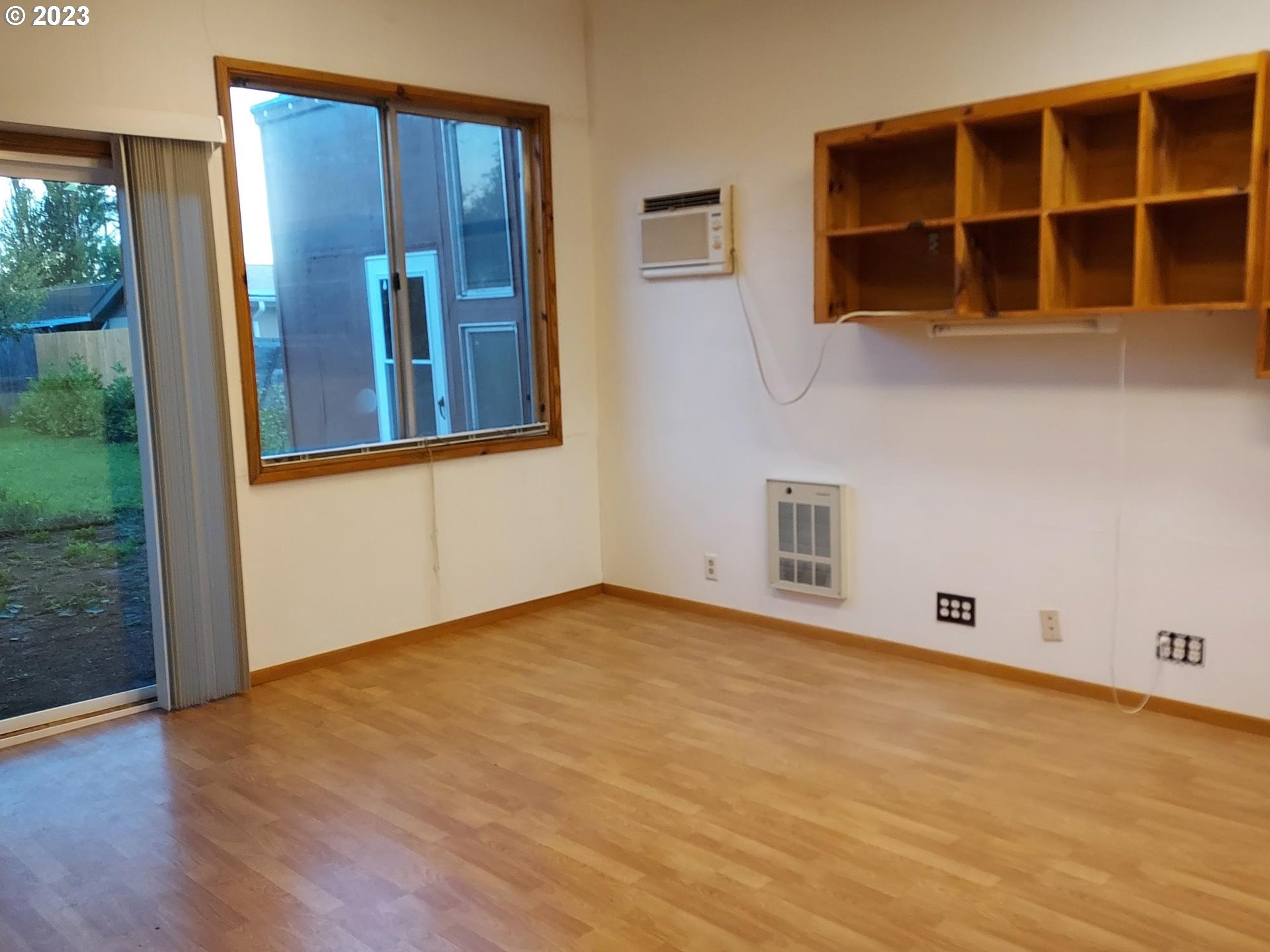460 37th Street Springfield, OR 97478 - Photo 18 of 21 a view of an empty room with a window