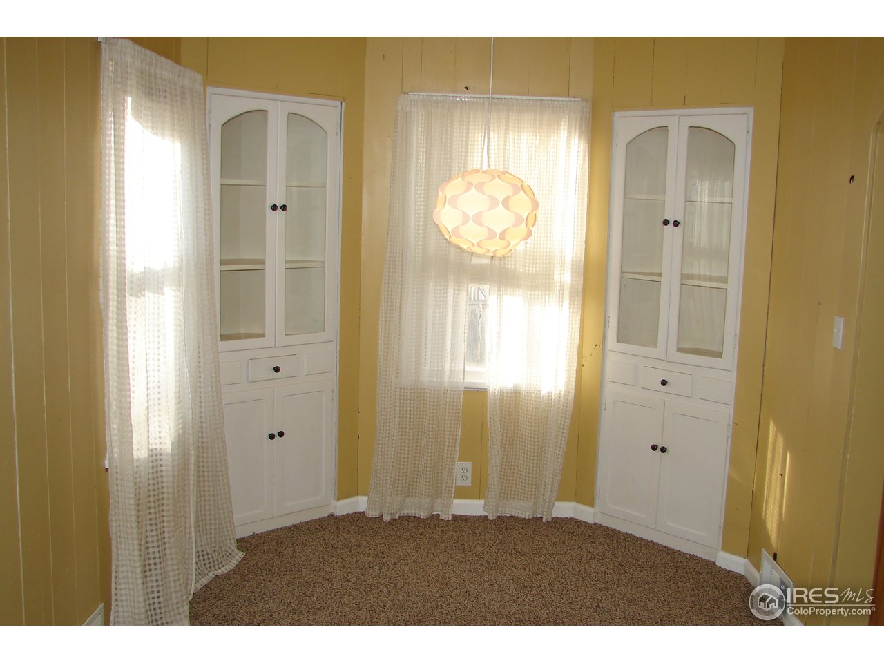 1639 Fairacres Road Greeley, CO 80631 - Photo 5 of 25 Dining