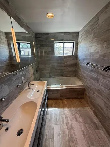 $5,500 | 4902 Southwest 87th Place, Miami, FL 33165