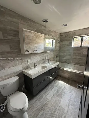 $5,500 | 4902 Southwest 87th Place, Miami, FL 33165