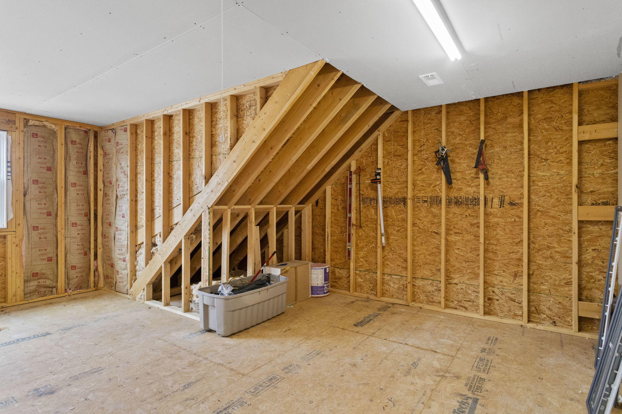 3145 London Road Kingsport, TN 37664 - Photo 27 of 35 Potential 5th bedroom. wired, plumbed.