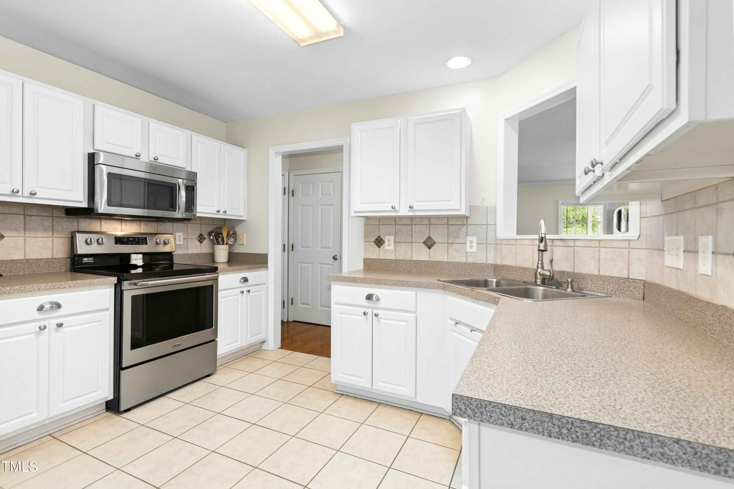 8513 Buscot Court Raleigh, NC 27615 - Photo 11 of 40 012-483395-IMG_4662