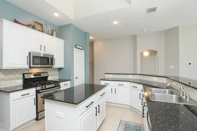 $385,000 | 1214 Berwick Manor Court, Spring, TX 77379