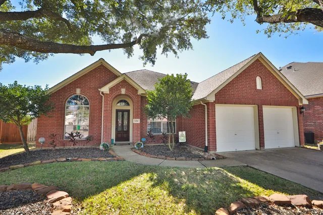 $385,000 | 1214 Berwick Manor Court, Spring, TX 77379
