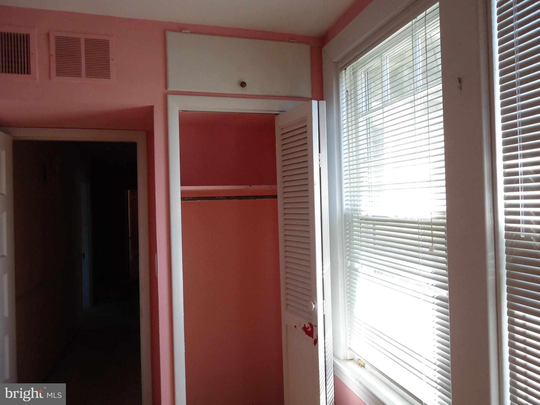 1000 Walnut Avenue Baltimore, MD 21229 - Photo 19 of 52 3rd Bedroom