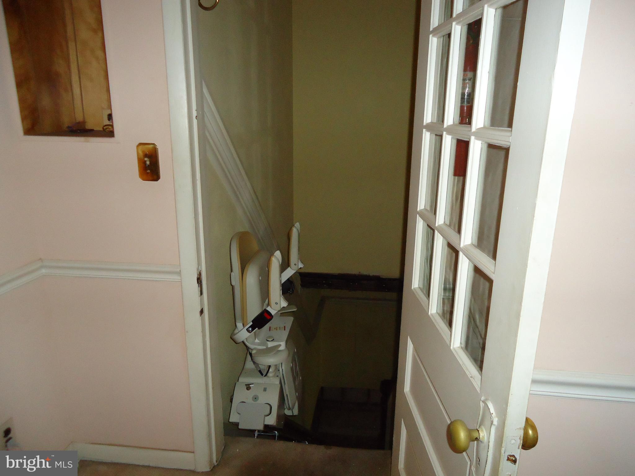 1000 Walnut Avenue Baltimore, MD 21229 - Photo 23 of 52 Main Level Door to Chair Lift