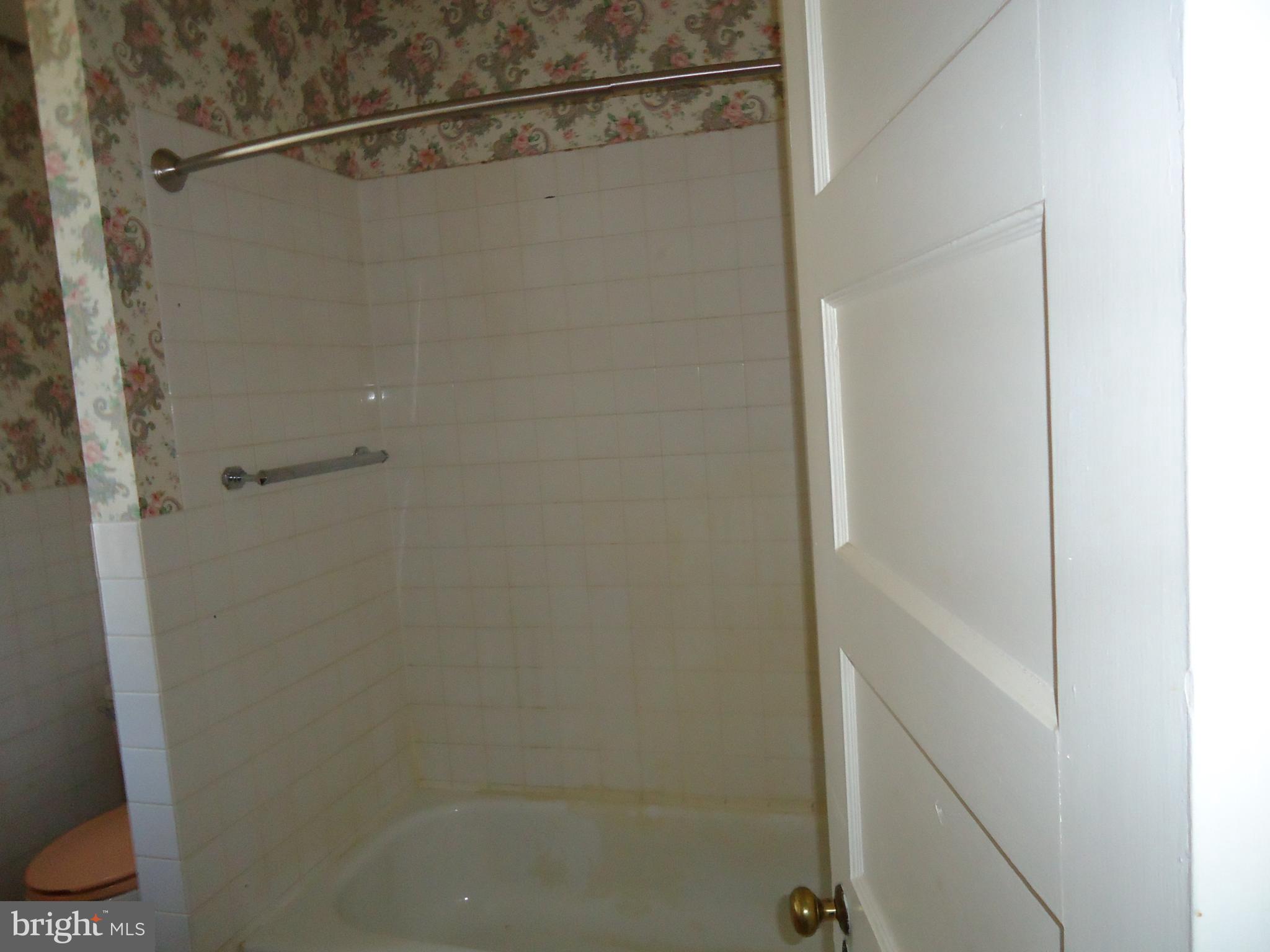 1000 Walnut Avenue Baltimore, MD 21229 - Photo 36 of 52 Lower Level Bathroom