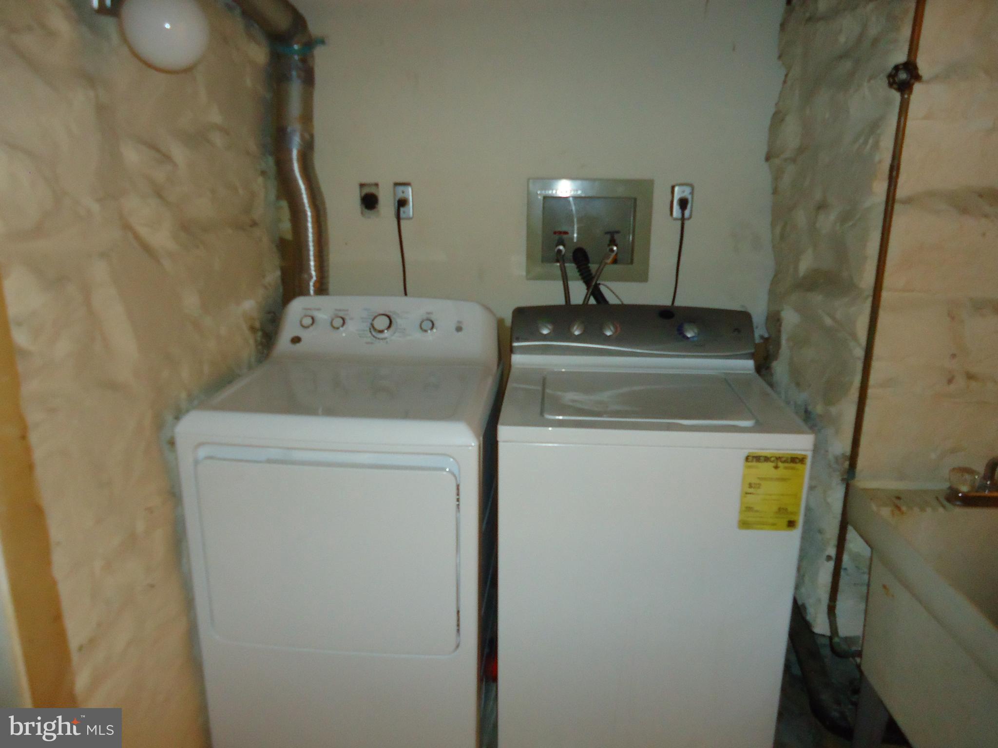 1000 Walnut Avenue Baltimore, MD 21229 - Photo 37 of 52 Washer & Dryer
