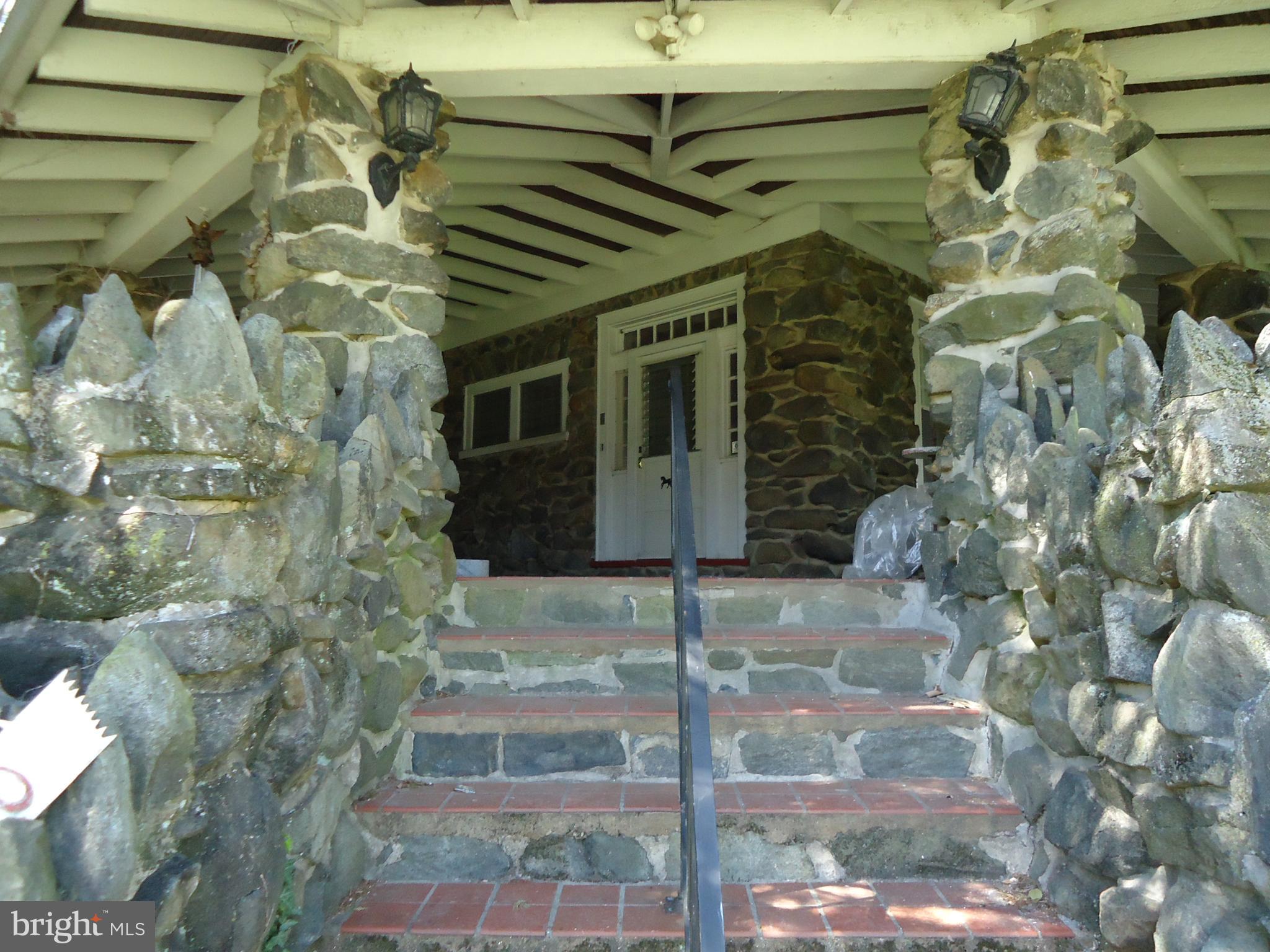 1000 Walnut Avenue Baltimore, MD 21229 - Photo 4 of 52 Exterior Front