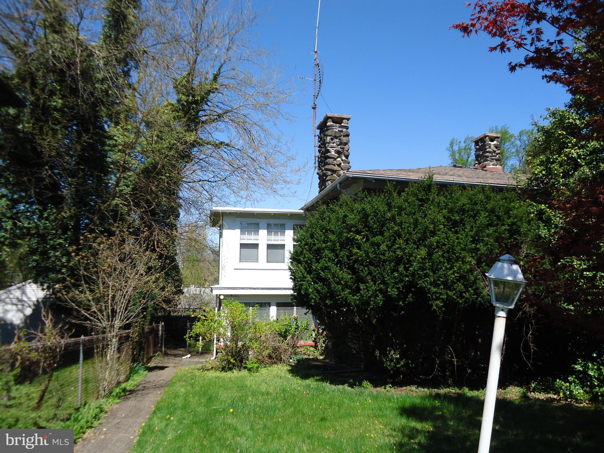 1000 Walnut Avenue Baltimore, MD 21229 - Photo 41 of 52 Side Walkway