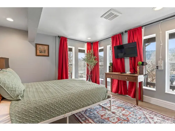 $1,150,000 | 321 Graceland Grove, Colorado Springs, CO 80904