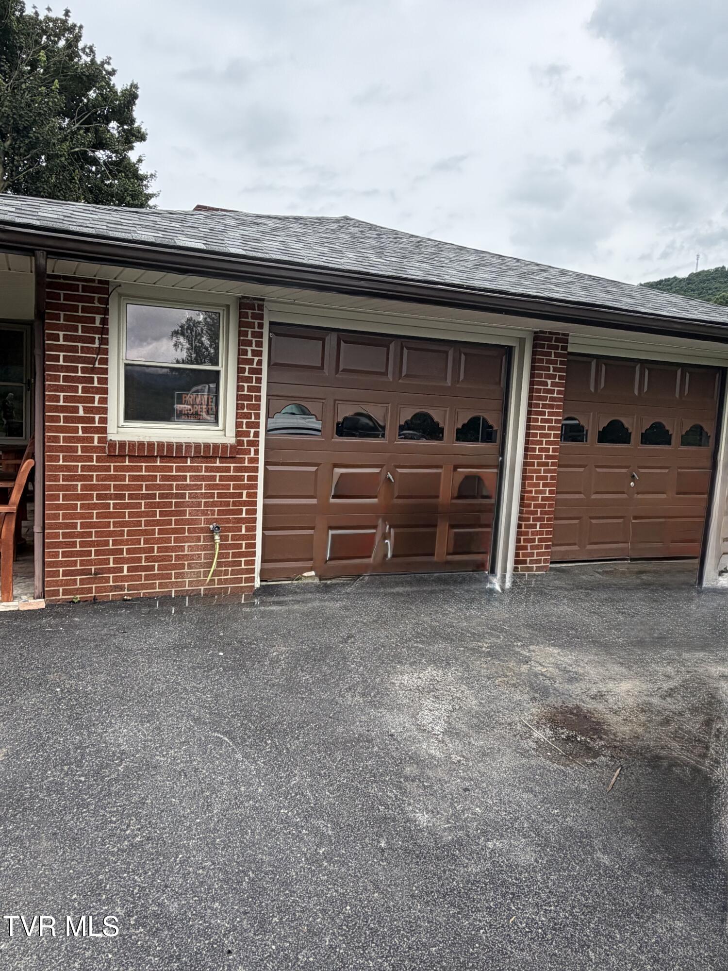 16601 Highway 19 Rosedale, VA 24280 - Photo 34 of 35 Garage