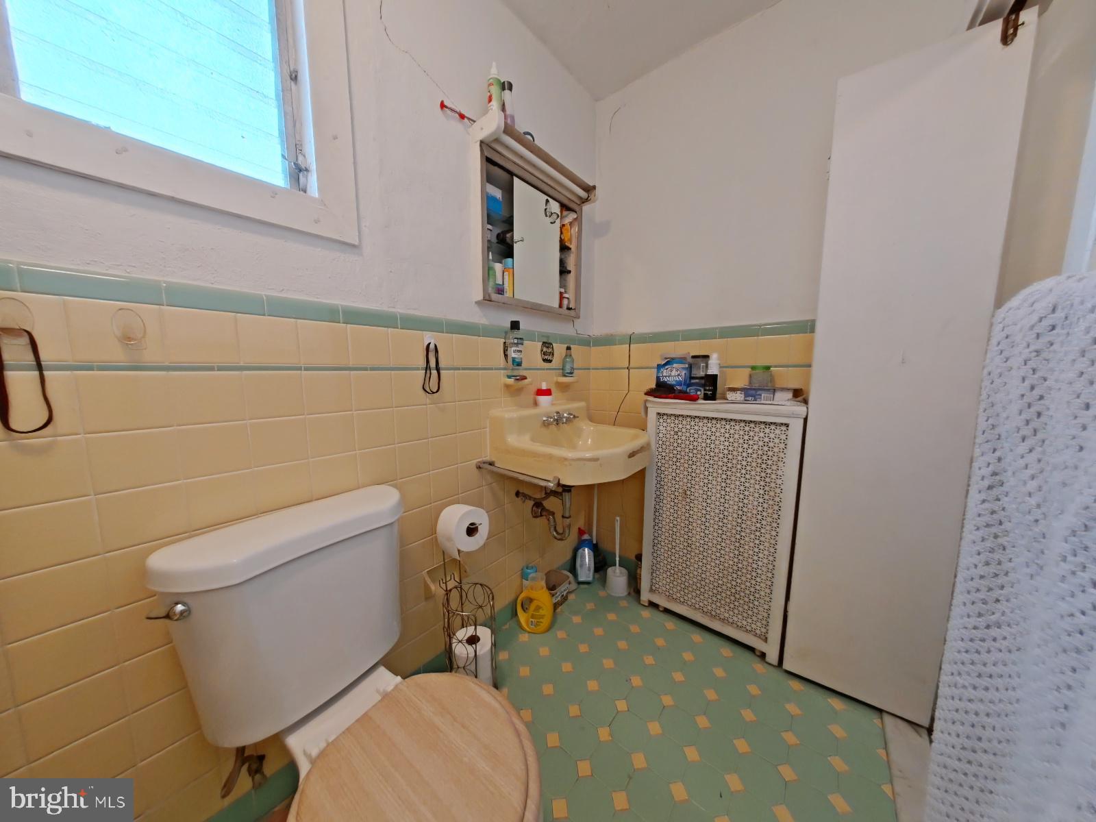 3150 Arbor Street Philadelphia, PA 19134 - Photo 28 of 28 Bathroom