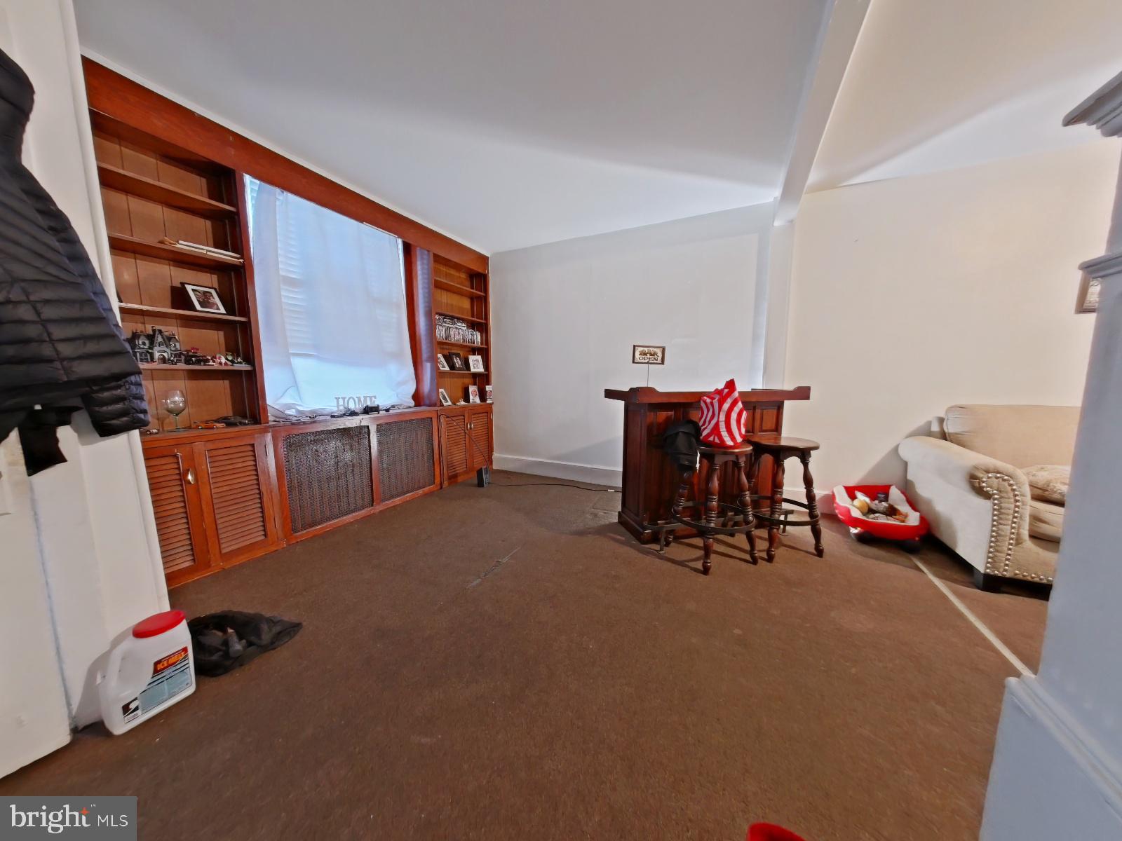 3150 Arbor Street Philadelphia, PA 19134 - Photo 7 of 28 Living Room