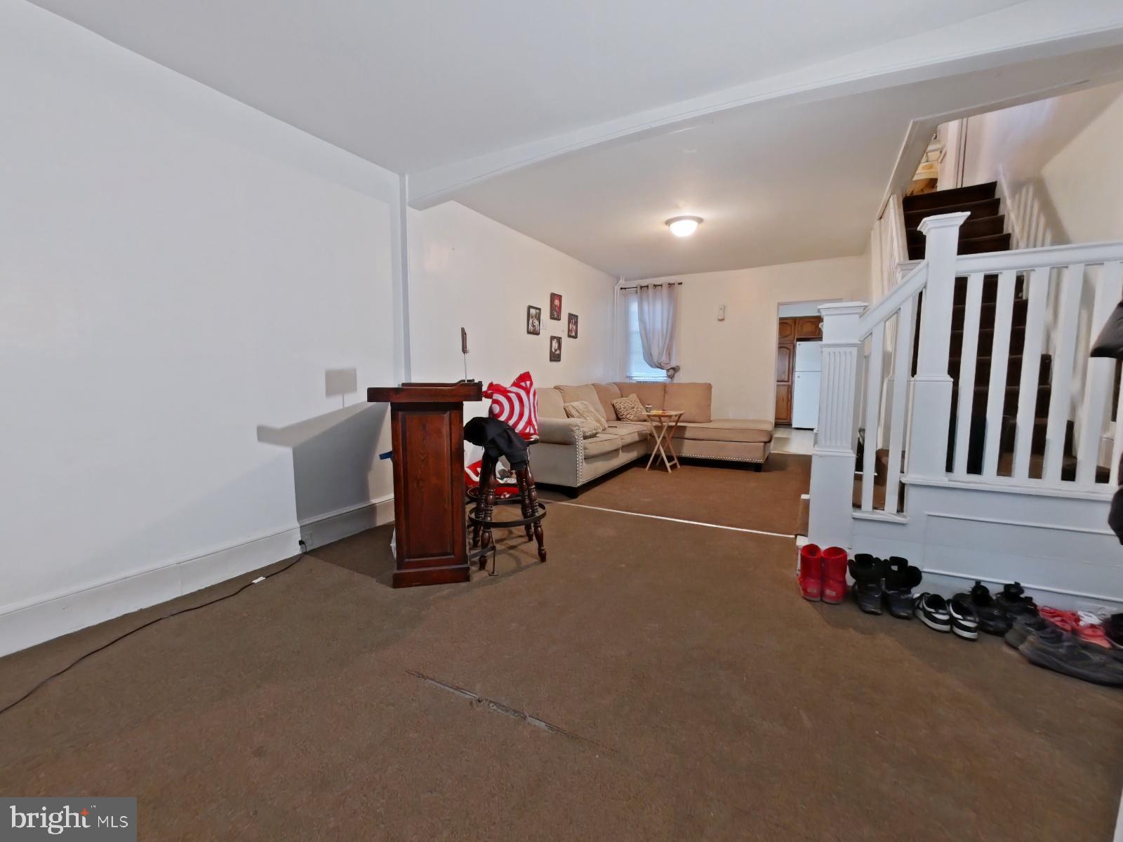 3150 Arbor Street Philadelphia, PA 19134 - Photo 8 of 28 Living Room