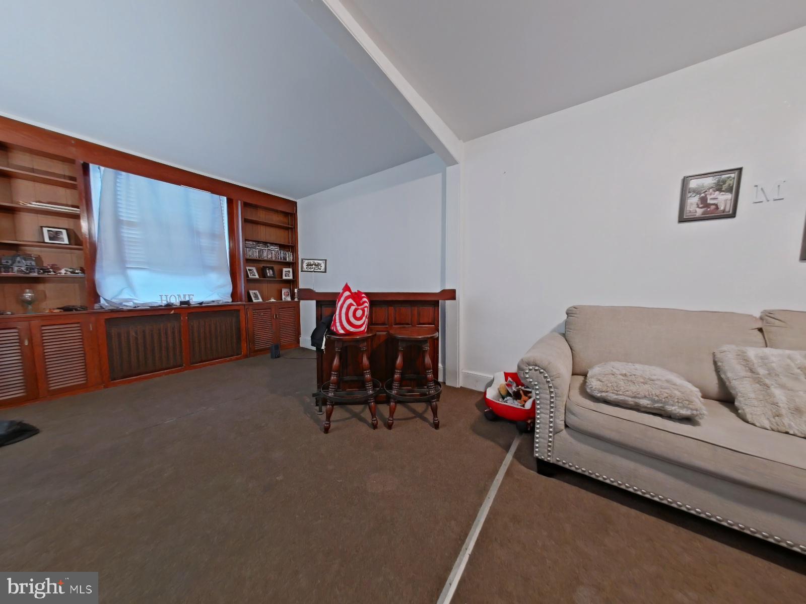 3150 Arbor Street Philadelphia, PA 19134 - Photo 10 of 28 Living Room