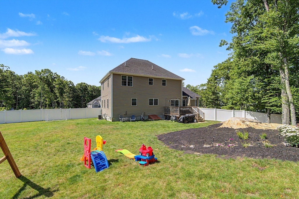 377 Rebecca Road Northbridge, MA 01588 - Photo 11 of 40