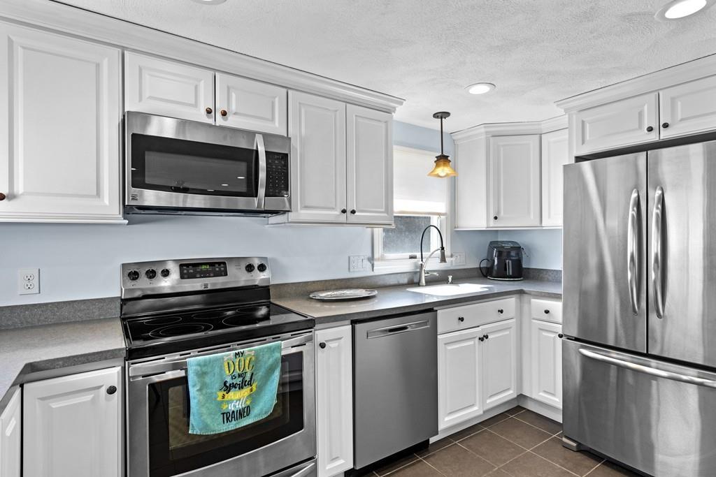 17 Krochmal Road Peabody, MA 01960 - Photo 7 of 40 Gallery Image 7