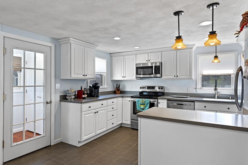 17 Krochmal Road Peabody, MA 01960 - Photo 10 of 40 Gallery Image 10
