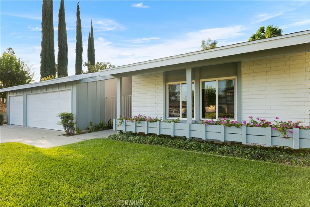 2158 Ranchwood Place Riverside, CA 92506 - Photo 2 of 25 Gallery Image 2