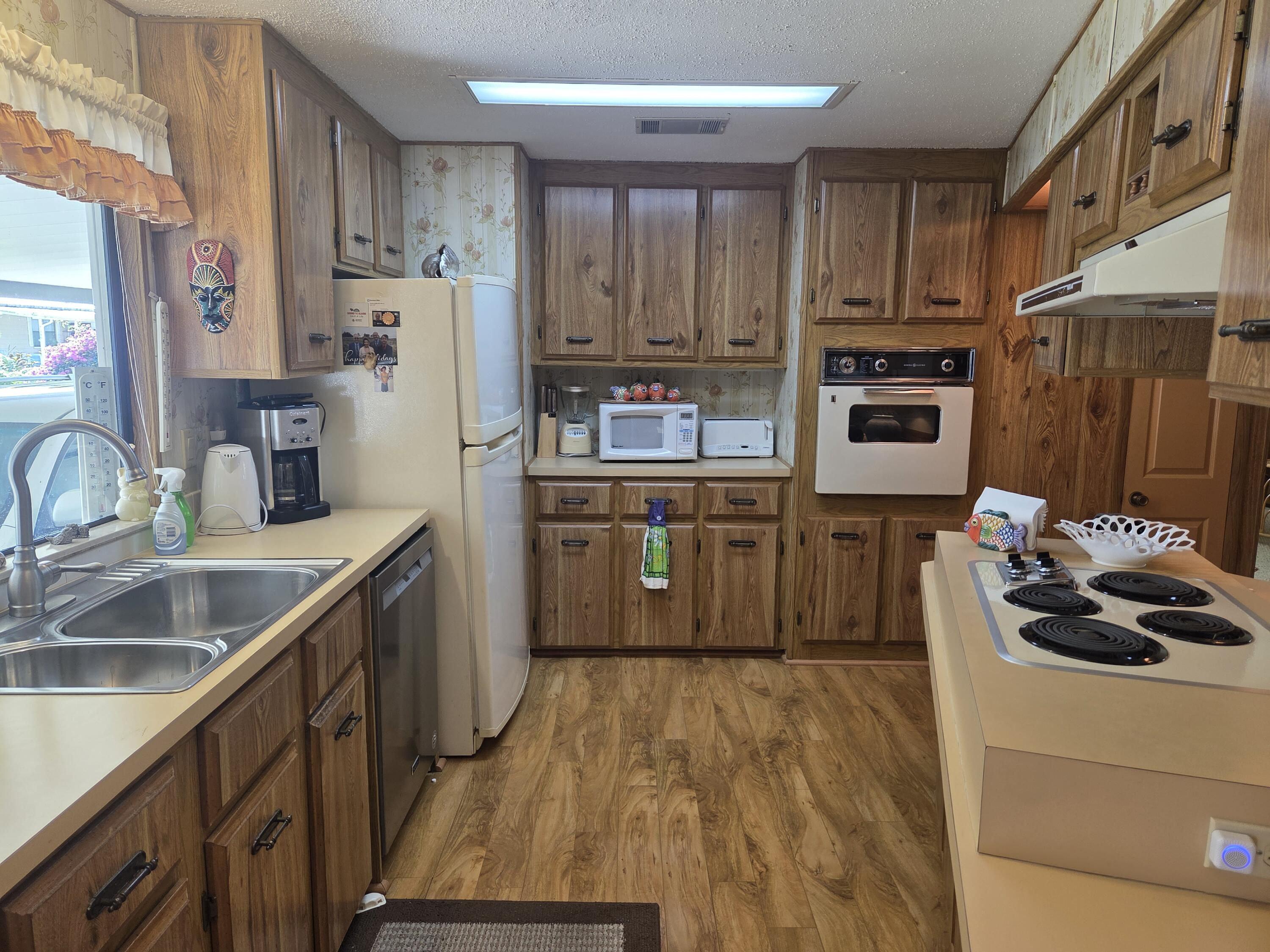 7375 Southeast Independence Avenue Hobe Sound, FL 33455 - Photo 8 of 25 Kitchen 3