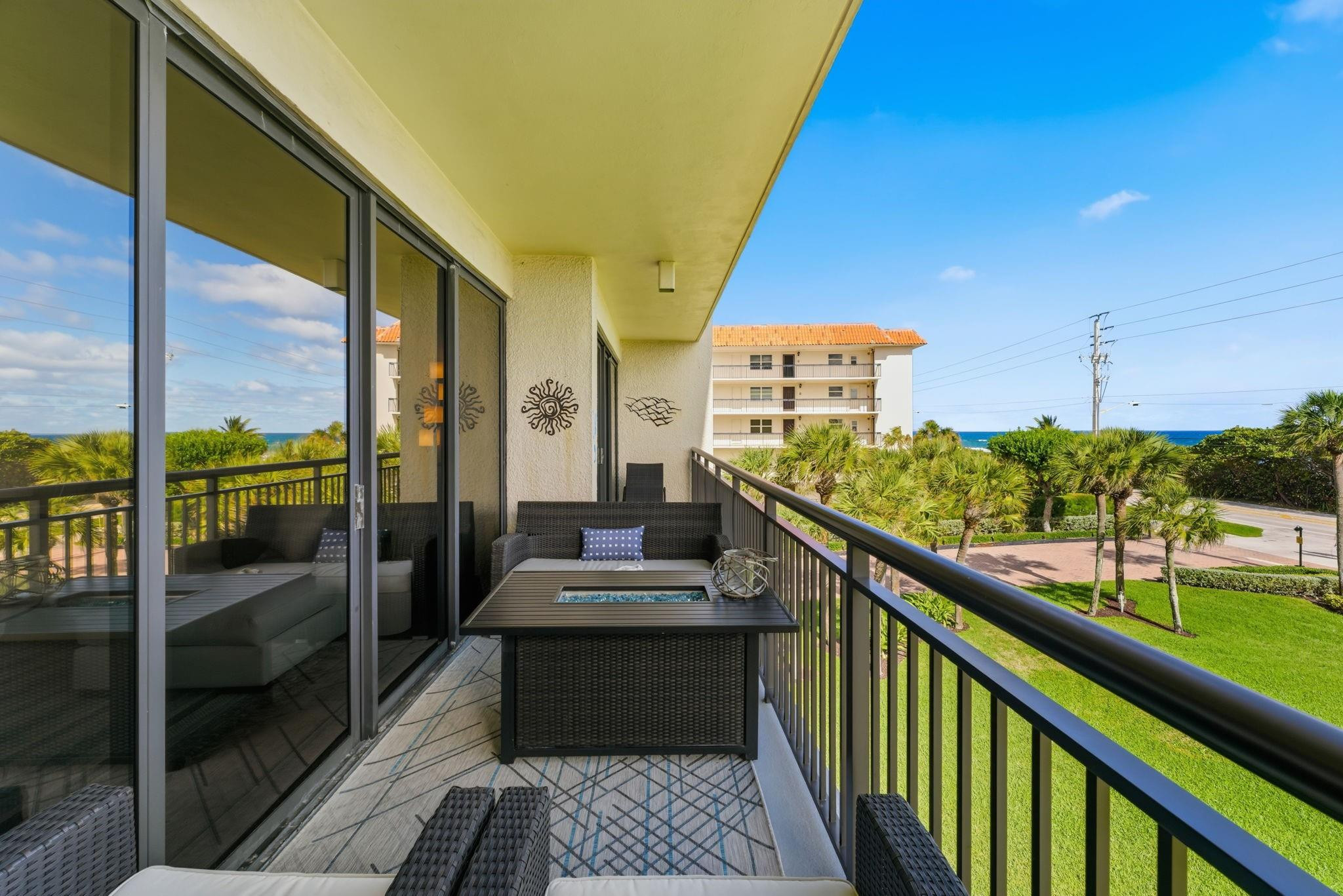 2727 North Ocean Boulevard, Unit 301 Boca Raton, FL 33431 - Photo 15 of 27 Photo 15