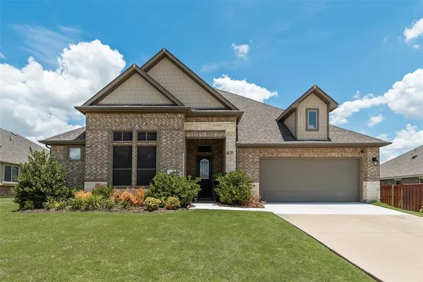 $564,900 | 643 Woodridge Drive, Oak Point, TX 75068