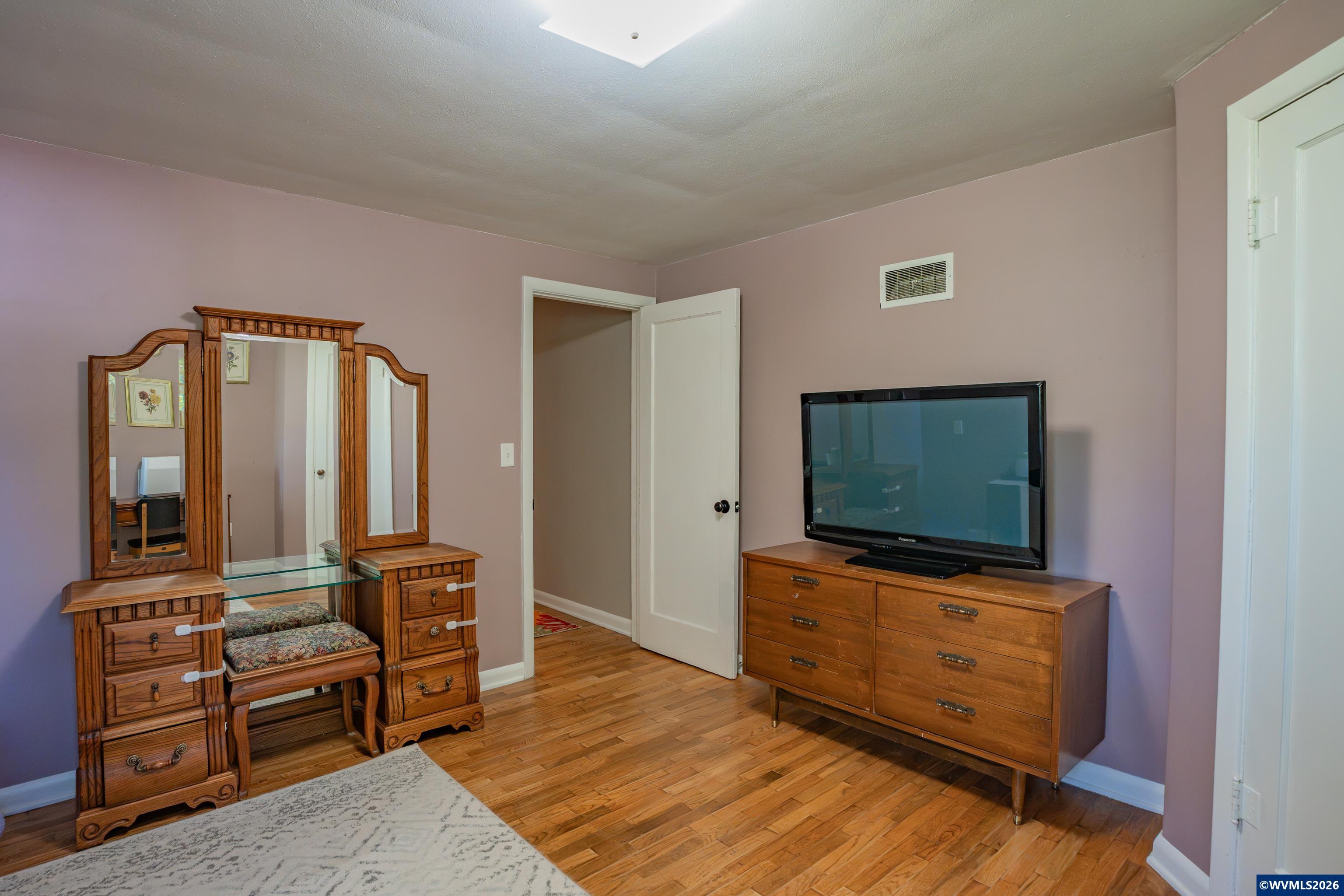 390 West D Street Lebanon, OR 97355 - Photo 19 of 31
