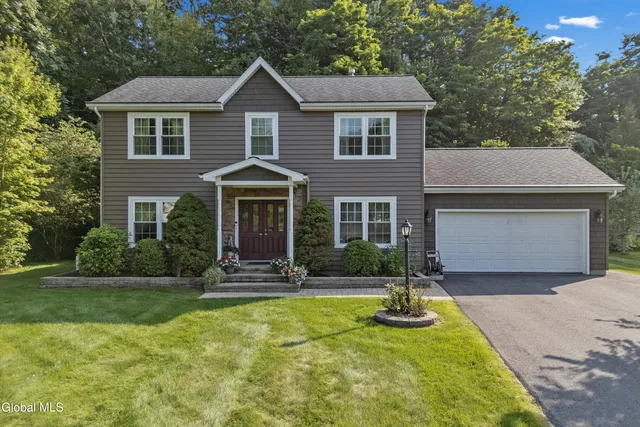 $516,000 | 47 New Netherland Way, Halfmoon, NY 12065