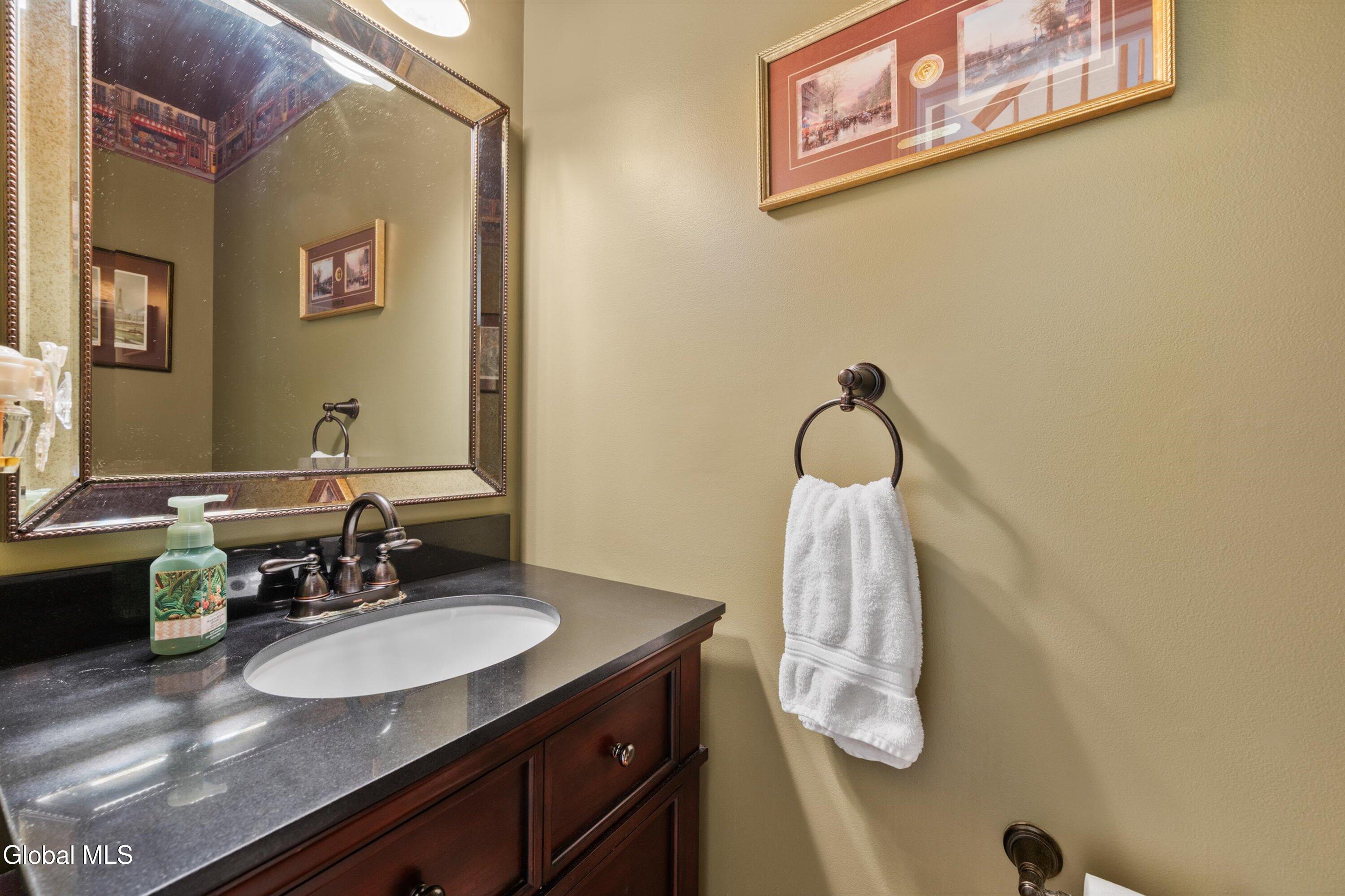 47 New Netherland Way Halfmoon, NY 12065 - Photo 15 of 48 19-47 New Netherland Way-34