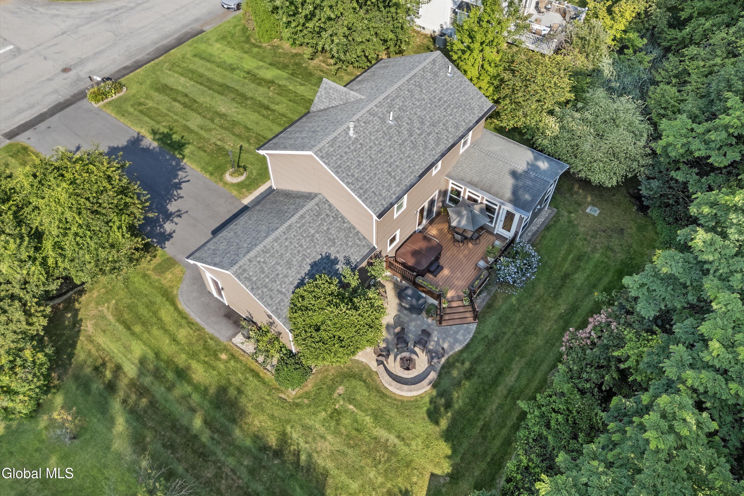 47 New Netherland Way Halfmoon, NY 12065 - Photo 9 of 48 10-47 New Netherland Way-40