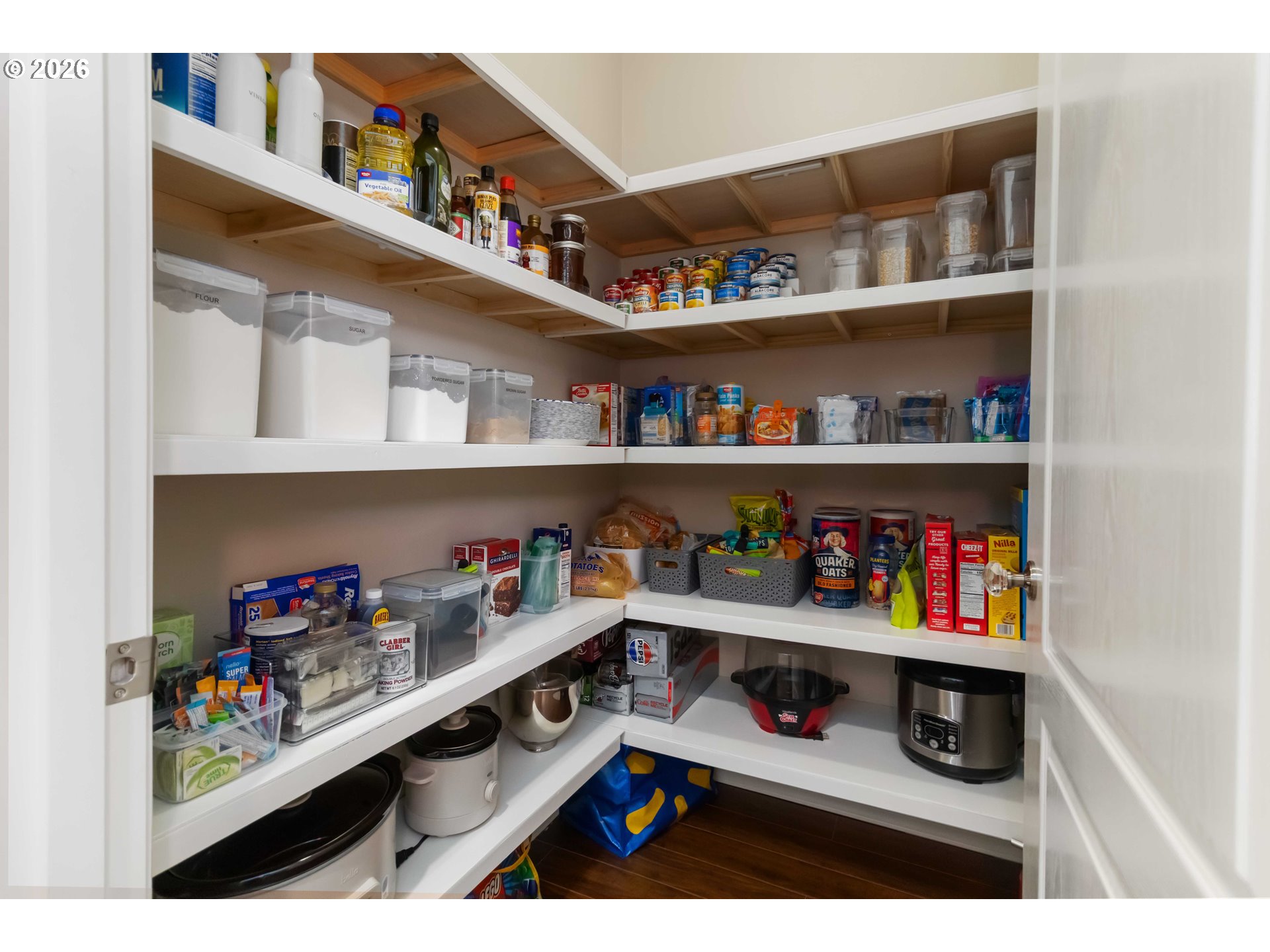 5558 Solo Point Drive Longview, WA 98632 - Photo 20 of 40 a shelf with books and knick knacks on it