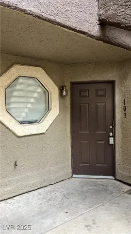 $1,200 | 5012 South Rainbow Boulevard, Unit 103, Las Vegas, NV 89118