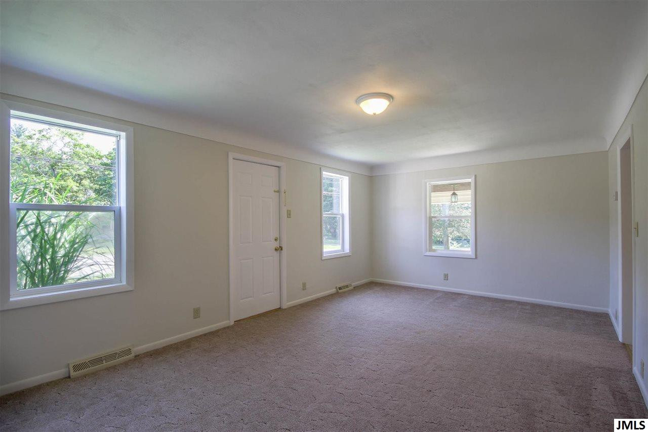 1112 Donnely Road Jackson, MI 49201 - Photo 3 of 17 Photo 3