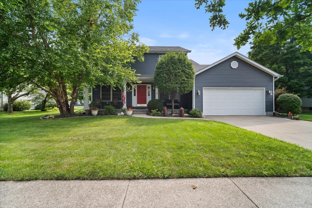 7 Swan Lake Road Bloomington, IL 61704 - Photo 1 of 31 Gallery Image 1