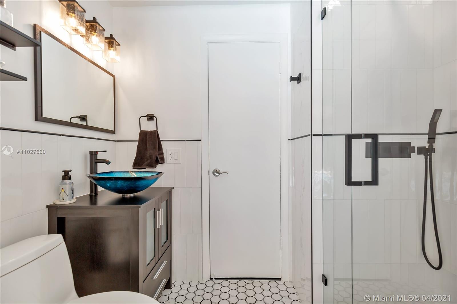 3685 Battersea Road Miami, FL 33133 - Photo 7 of 16 Gallery Image 7