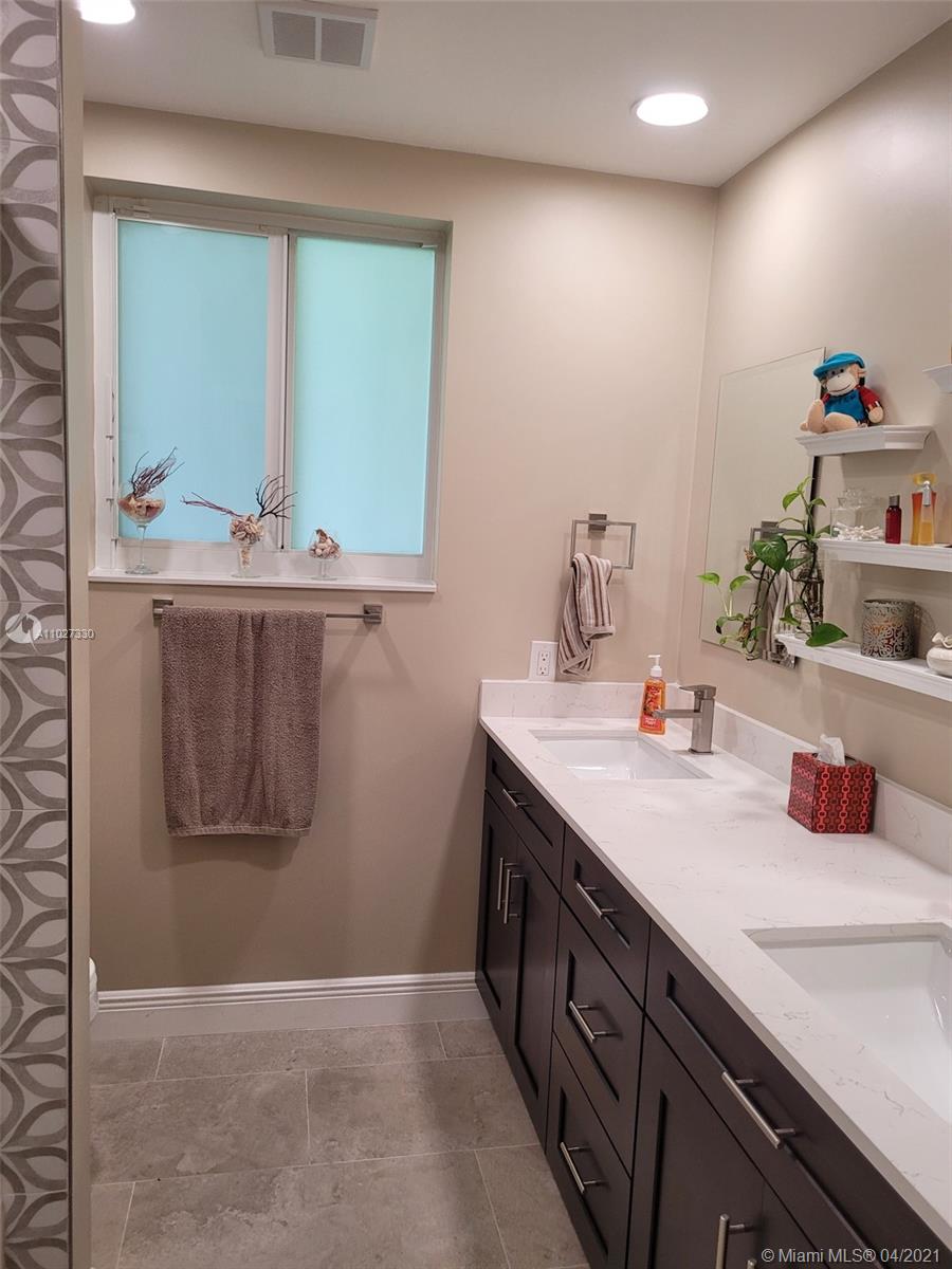 3685 Battersea Road Miami, FL 33133 - Photo 9 of 16 Gallery Image 9