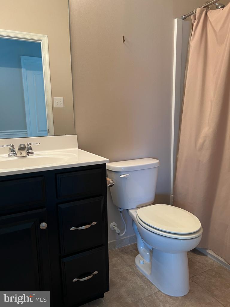 162 Field Loop Glassboro, NJ 08028 - Photo 5 of 15 Bathroom