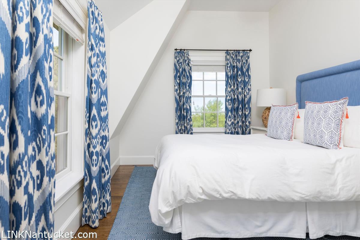 21 Brewster Road Nantucket, MA 02554 - Photo 22 of 35