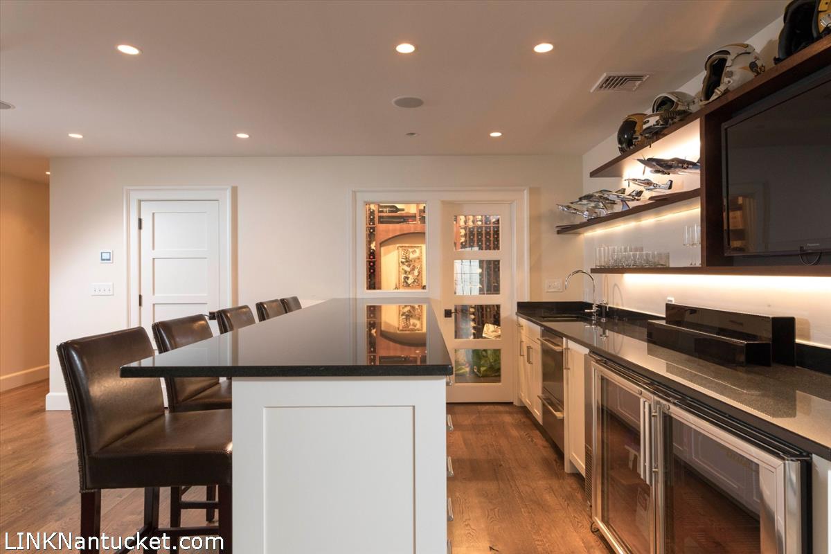 21 Brewster Road Nantucket, MA 02554 - Photo 25 of 35